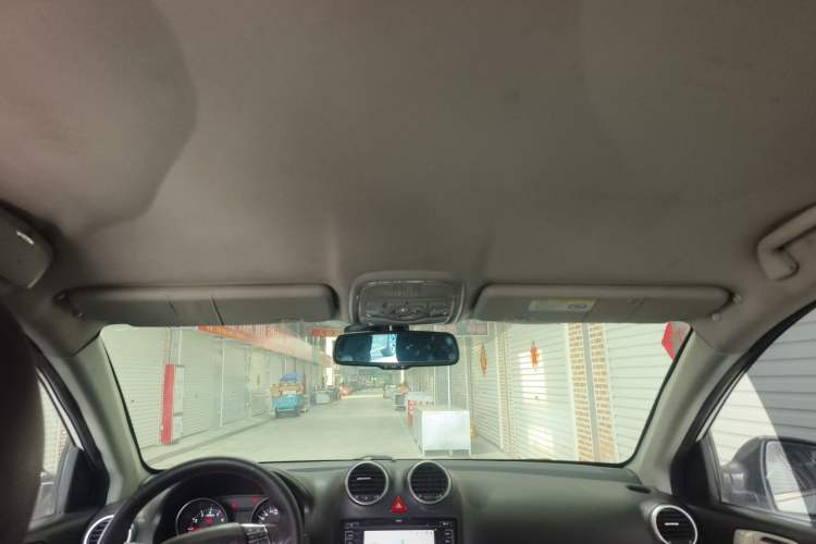 Used Haval H6 2013 Upgraded Model 1.5T Manual Two-Wheel Drive Elite Version Headliner