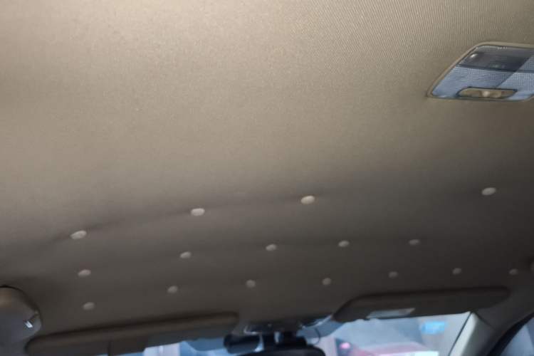 Used Haval H6 2013 Upgraded Model 2.4L Automatic Two-Wheel Drive Elite Version Headliner