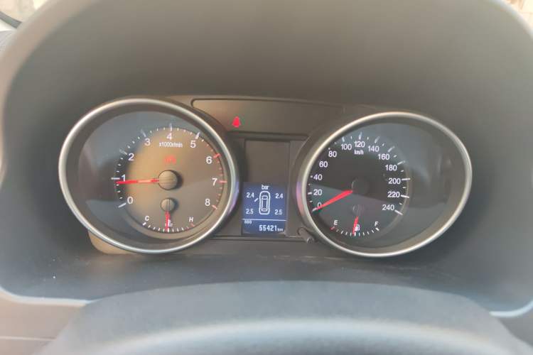 Used Haval H6 2013 Upgraded Model 1.5T Manual Two-Wheel Drive Elite Version Instrument Cluster