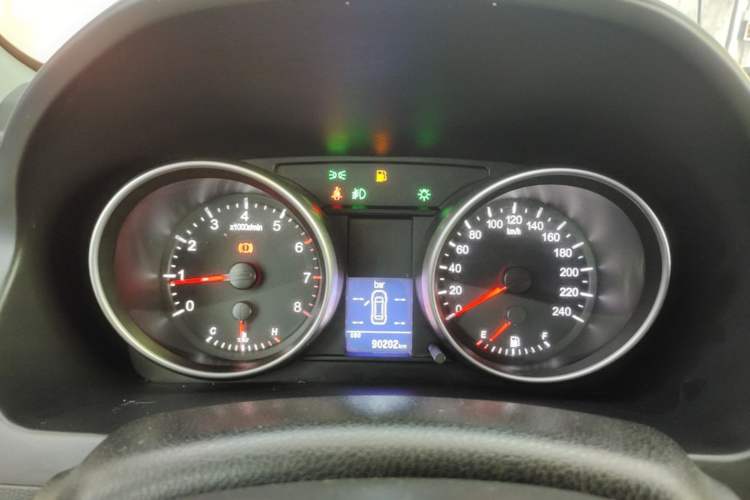 Used Haval H6 2013 Upgraded Model 1.5T Manual Two-Wheel Drive Elite Version Instrument Cluster