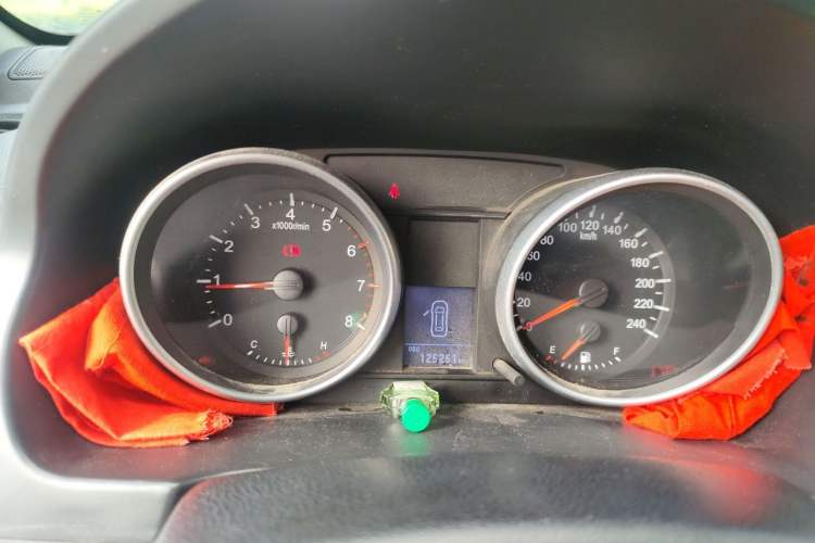 Used Haval H6 2013 Upgraded Model 1.5T Manual Two-Wheel Drive Urban Version Instrument Cluster