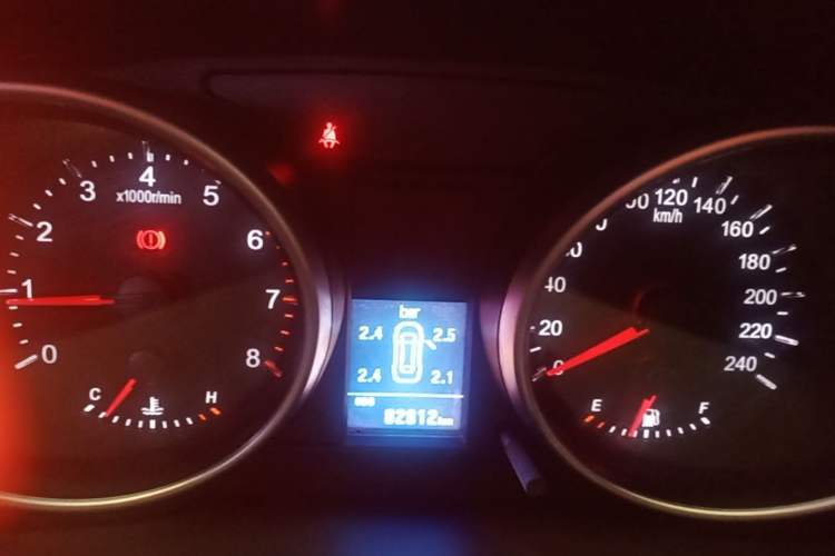 Used Haval H6 2013 Sports Edition 1.5T Manual Two-Wheel Drive Elite Model Instrument Cluster