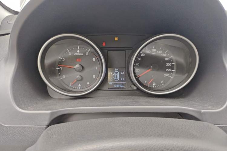 Used Haval H6 2013 Upgraded Model 1.5T Manual Two-Wheel Drive Elite Version Instrument Cluster
