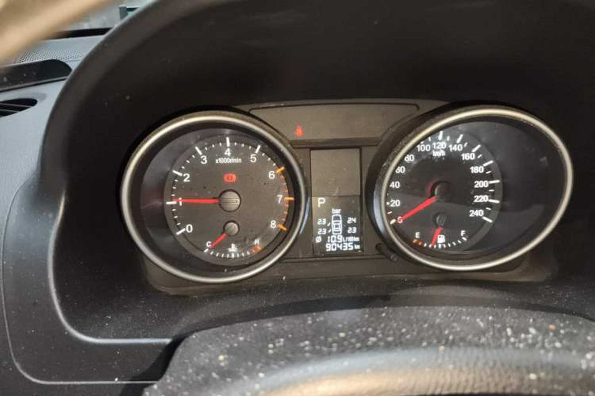 Used Haval H6 2013 Upgraded Model 2.4L Automatic Two-Wheel Drive Elite Version Instrument Cluster