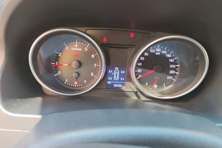 Used Haval H6 2013 Upgraded Model 1.5T Manual Two-Wheel Drive Elite Version Instrument Cluster