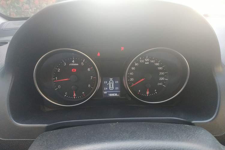 Used Haval H6 2013 Upgraded Model 1.5T Manual Two-Wheel Drive Elite Version Instrument Cluster