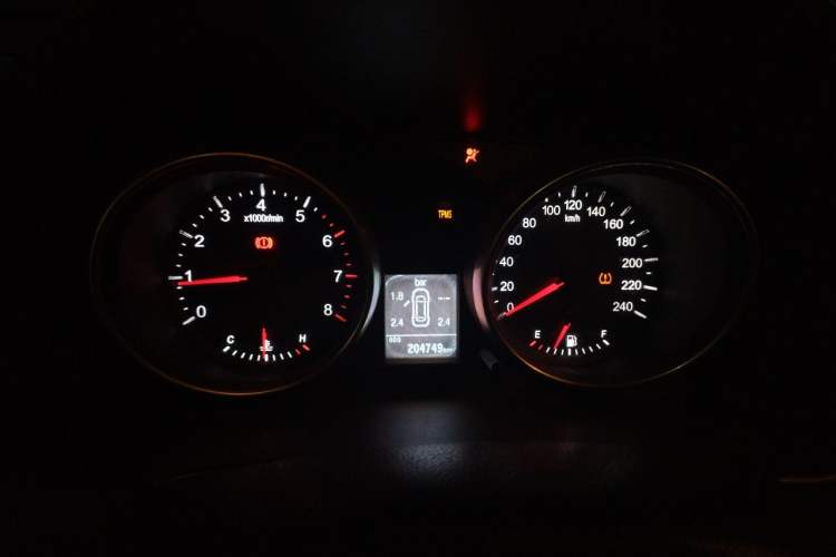 Used Haval H6 2013 Upgraded Model 1.5T Manual Two-Wheel Drive Elite Version Instrument Cluster