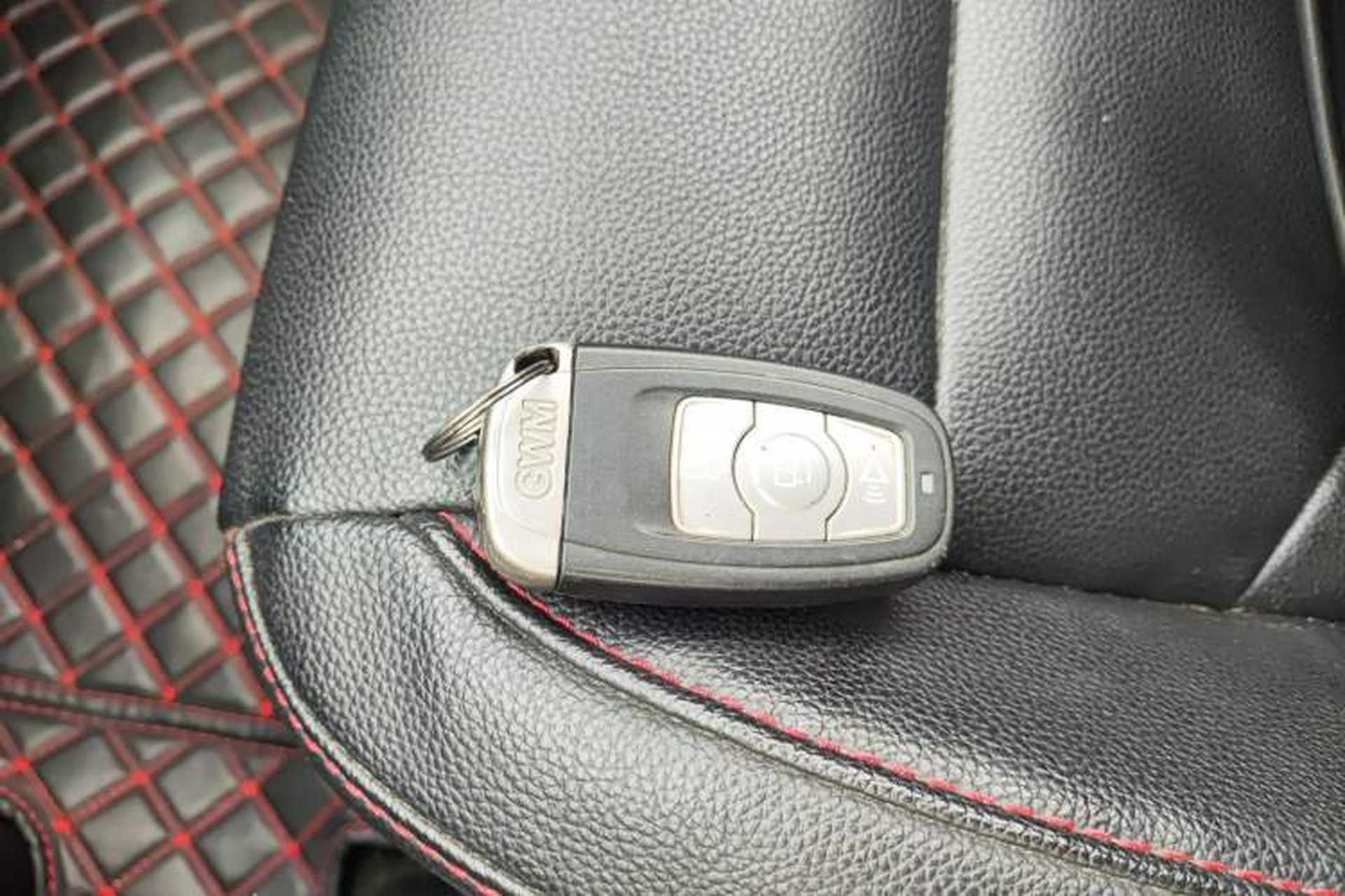 Used Haval H6 2013 Upgraded Model 1.5T Manual Two-Wheel Drive Elite Version Interior 1