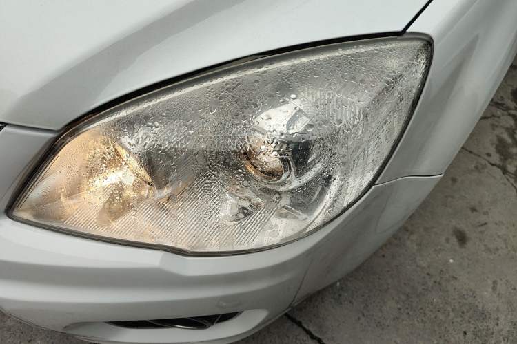 Used Haval H6 2013 Upgraded Model 2.4L Automatic Two-Wheel Drive Prestige Version
