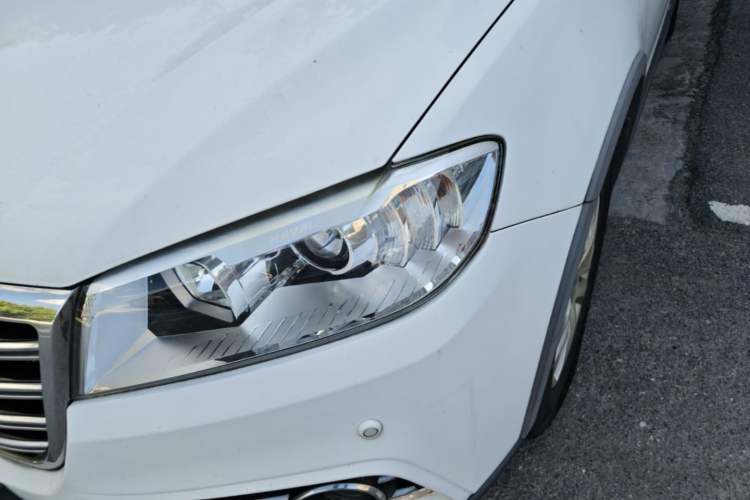 Used Haval H6 2013 Sports Edition 1.5T Manual Two-Wheel Drive Elite Model Left Front Headlight