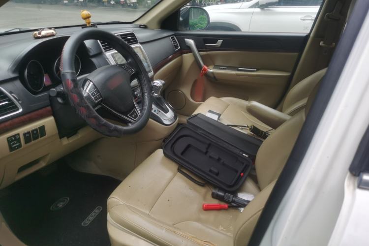 Used Haval H6 2013 Upgraded Model 2.4L Automatic Two-Wheel Drive Prestige Version Left Front Seat