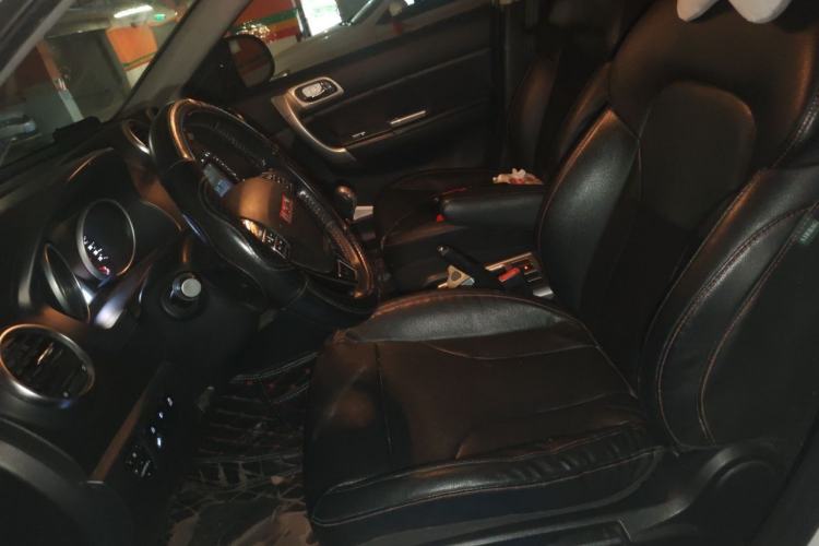 Used Haval H6 2013 Upgraded Model 1.5T Manual Two-Wheel Drive Elite Version Left Front Seat