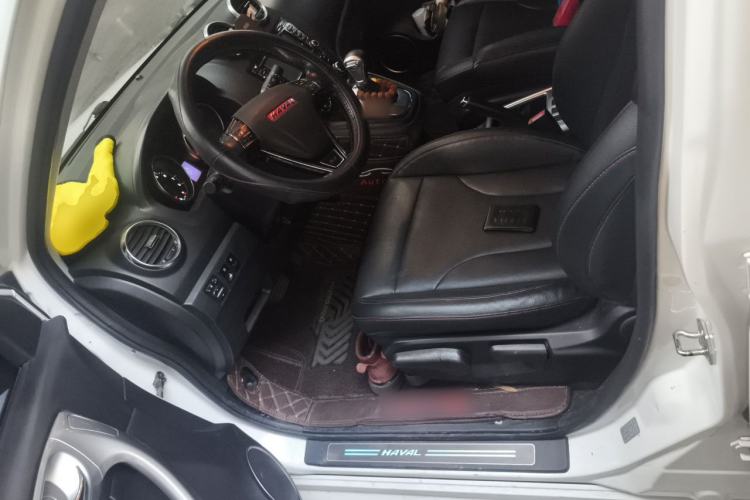 Used Haval H6 2013 Upgraded Model 2.4L Automatic Two-Wheel Drive Elite Version Left Front Seat