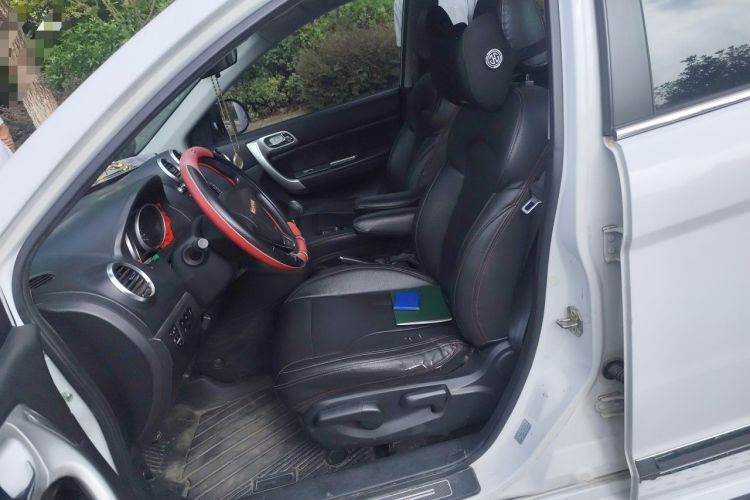 Used Haval H6 2013 Upgraded Model 1.5T Manual Two-Wheel Drive Urban Version Left Front Seat