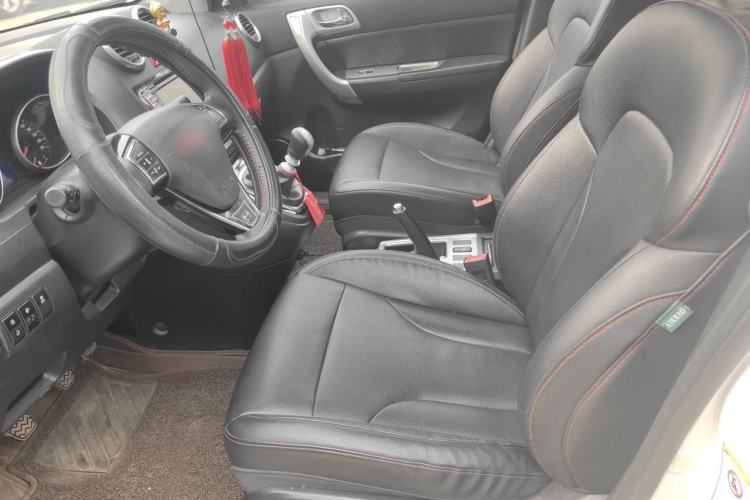 Used Haval H6 2013 Upgraded Model 1.5T Manual Two-Wheel Drive Elite Version Left Front Seat