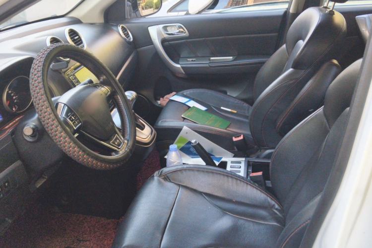 Used Haval H6 2013 Upgraded Model 2.4L Automatic Two-Wheel Drive Elite Version Left Front Seat