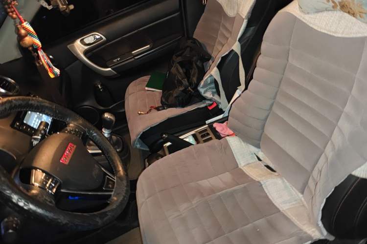 Used Haval H6 2013 Upgraded Model 1.5T Manual Two-Wheel Drive Elite Version Left Front Seat