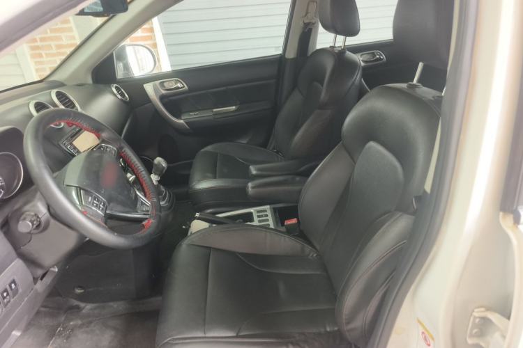 Used Haval H6 2013 Upgraded Model 1.5T Manual Two-Wheel Drive Elite Version Left Front Seat