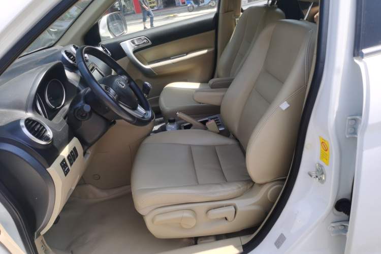 Used Haval H6 2013 Upgraded Model 1.5T Manual Two-Wheel Drive Elite Version Left Front Seat