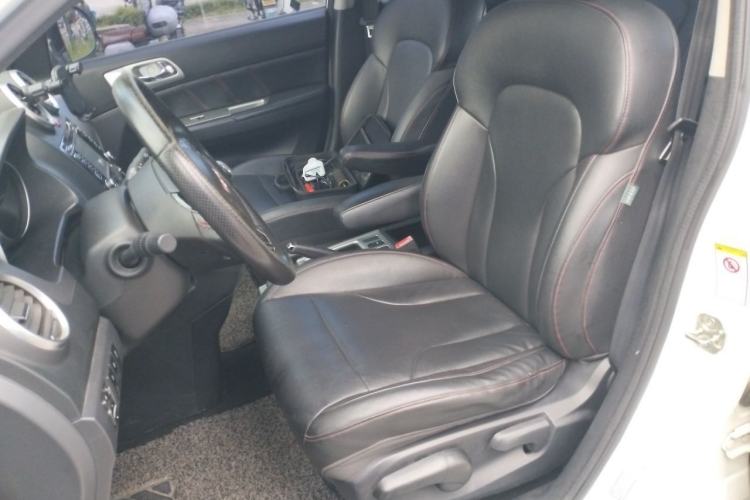 Used Haval H6 2013 Upgraded Model 1.5T Manual Two-Wheel Drive Elite Version Left Front Seat