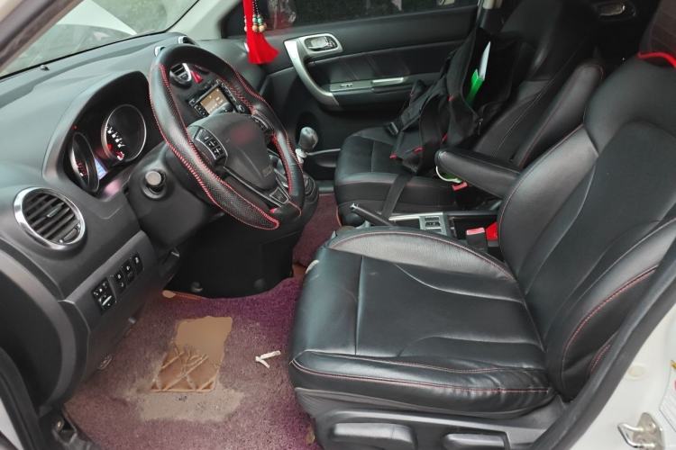 Used Haval H6 2013 Upgraded Model 1.5T Manual Two-Wheel Drive Elite Version Left Front Seat