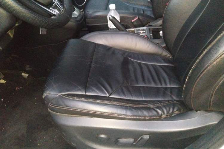 Used Haval H6 2013 Upgraded Model 2.4L Automatic Two-Wheel Drive Prestige Version Left Front Seat