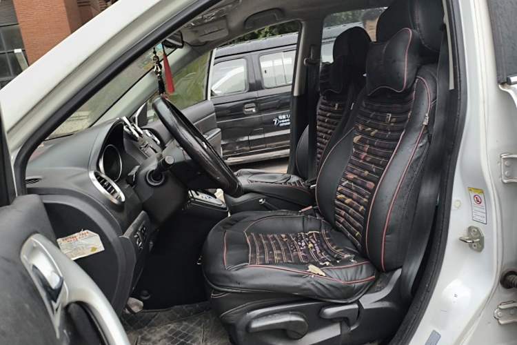 Used Haval H6 2013 Upgraded Model 2.4L Automatic Two-Wheel Drive Elite Version Left Front Seat