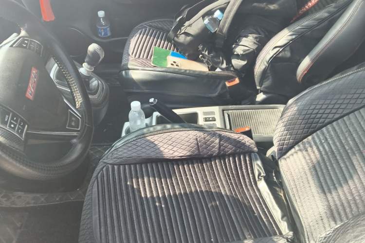 Used Haval H6 2013 Upgraded Model 1.5T Manual Two-Wheel Drive Elite Version Left Front Seat