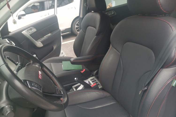 Used Haval H6 2013 Upgraded Model 2.4L Automatic Two-Wheel Drive Elite Version Left Front Seat