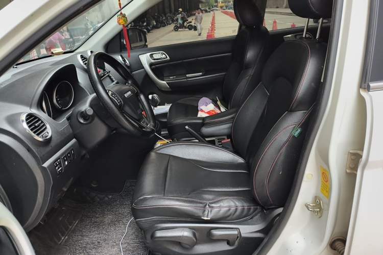 Used Haval H6 2013 Upgraded Model 1.5T Manual Two-Wheel Drive Elite Version Left Front Seat