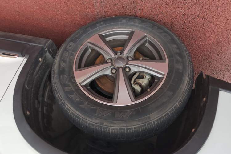 Used Haval H6 2013 Sports Edition 1.5T Manual Two-Wheel Drive Elite Model Left Front Wheel Hub