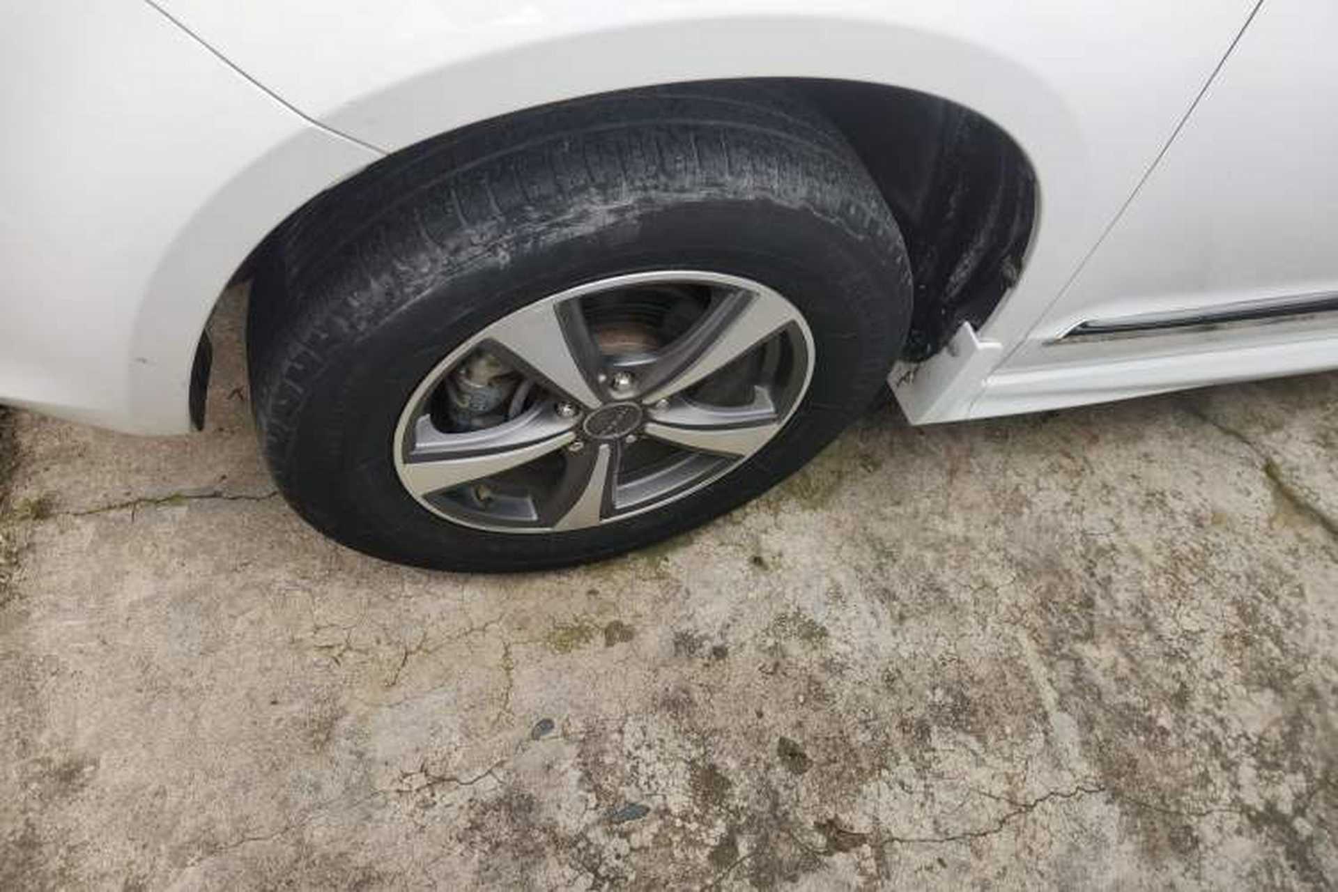 Used Haval H6 2013 Upgraded Model 1.5T Manual Two-Wheel Drive Elite Version Left Front Wheel Hub