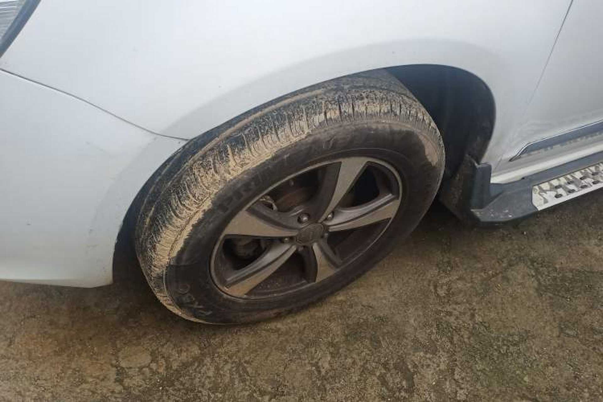 Used Haval H6 2013 Upgraded Model 2.4L Automatic Two-Wheel Drive Elite Version Left Front Wheel Hub