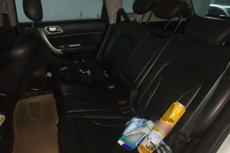 Used Haval H6 2013 Upgraded Model 1.5T Manual Two-Wheel Drive Elite Version Left Rear Seat