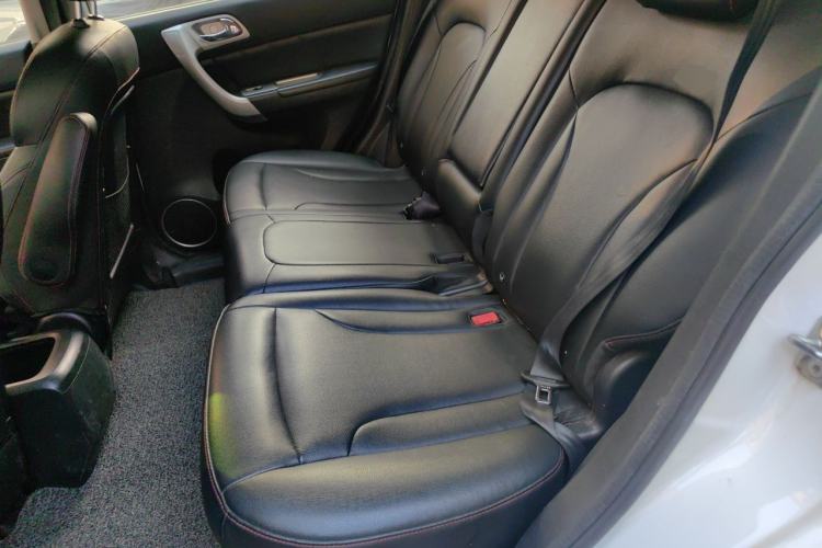 Used Haval H6 2013 Upgraded Model 1.5T Manual Two-Wheel Drive Elite Version Left Rear Seat