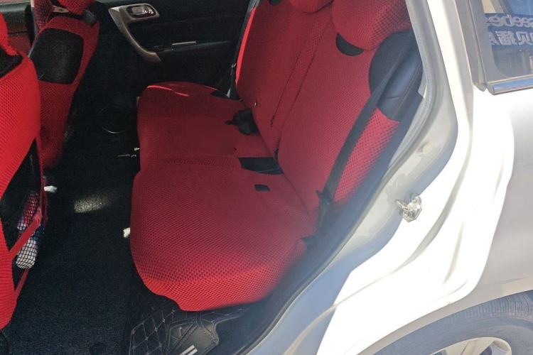 Used Haval H6 2013 Upgraded Model 1.5T Manual Two-Wheel Drive Elite Version Left Rear Seat