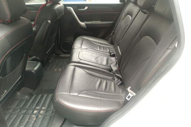 Used Haval H6 2013 Sports Edition 1.5T Manual Two-Wheel Drive Elite Model Left Rear Seat