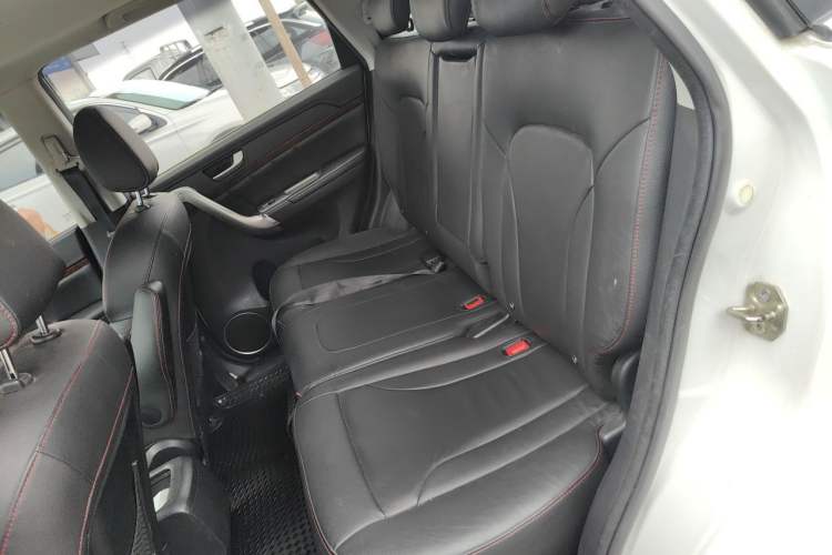 Used Haval H6 2013 Sports Edition 1.5T Manual Two-Wheel Drive Elite Model Left Rear Seat