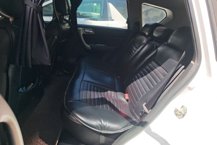 Used Haval H6 2013 Upgraded Model 1.5T Manual Two-Wheel Drive Elite Version Left Rear Seat