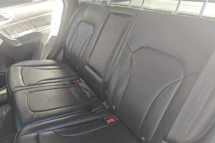Used Haval H6 2013 Upgraded Model 1.5T Manual 4x4 Elite Version Left Rear Seat