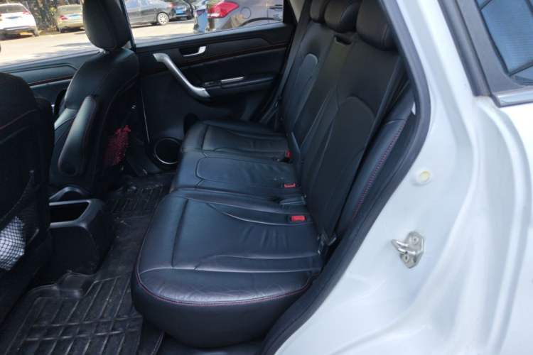 Used Haval H6 2013 Sports Edition 1.5T Manual Two-Wheel Drive Elite Model Left Rear Seat