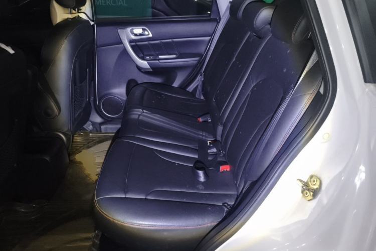 Used Haval H6 2013 Upgraded Model 1.5T Manual Two-Wheel Drive Elite Version Left Rear Seat