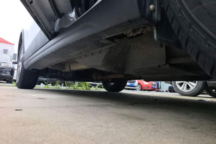 Used Haval H6 2013 Sports Edition 1.5T Manual Two-Wheel Drive Elite Model Left Side Sill