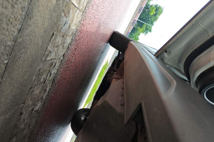 Used Haval H6 2013 Sports Edition 1.5T Manual Two-Wheel Drive Elite Model Left Side Sill