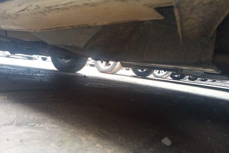 Used Haval H6 2013 Upgraded Model 2.4L Automatic Two-Wheel Drive Elite Version Left Side Sill