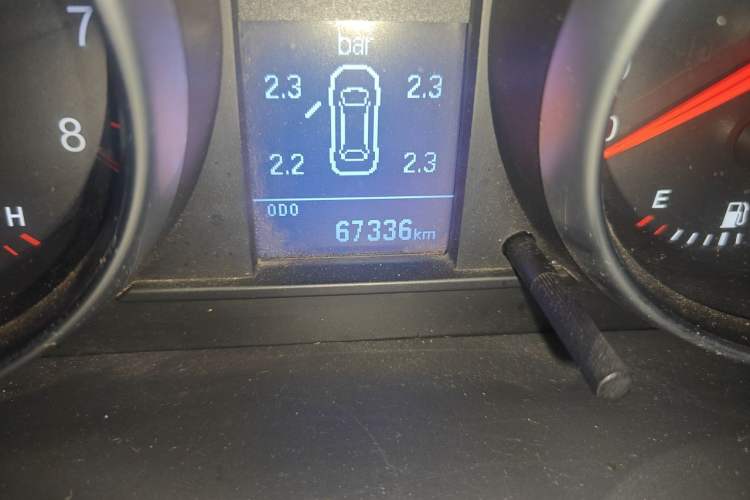 Used Haval H6 2013 Upgraded Model 1.5T Manual Two-Wheel Drive Elite Version Odometer Close Up