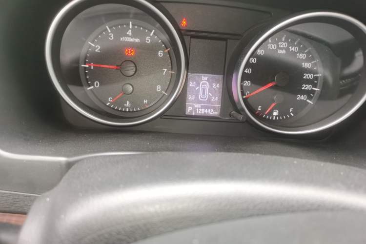 Used Haval H6 2013 Upgraded Model 2.4L Automatic Two-Wheel Drive Prestige Version Odometer Close Up