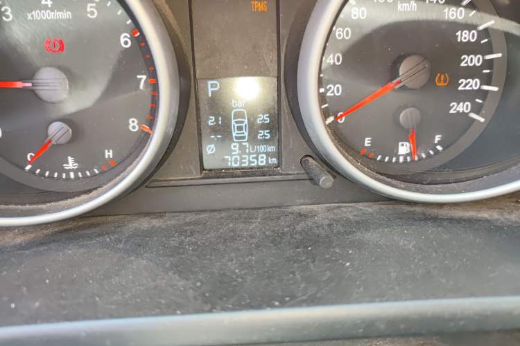 Used Haval H6 2013 Upgraded Model 2.4L Automatic Two-Wheel Drive Elite Version Odometer Close Up