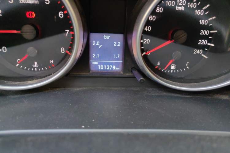 Used Haval H6 2013 Upgraded Model 1.5T Manual Two-Wheel Drive Elite Version Odometer Close Up