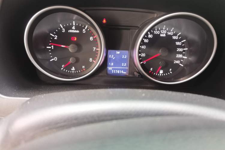 Used Haval H6 2013 Upgraded Model 1.5T Manual Two-Wheel Drive Prestige Version Odometer Close Up